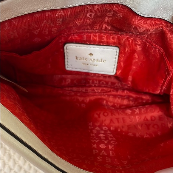 Kate Spade Aster Court Naomi Crossbody Purse Quilted White Gold Hdwe Red Lining - Picture 7 of 11